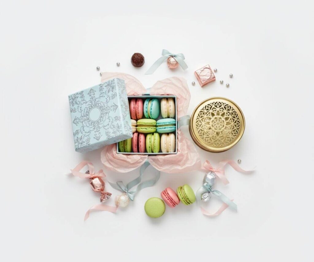 デパ地下スイーツの高級クッキーとマカロンのギフトセット